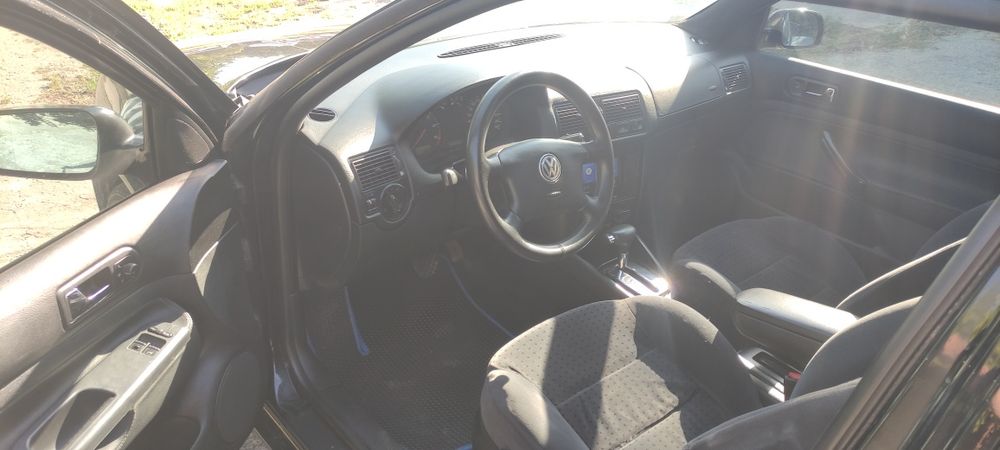 Volkswagen Golf 4 , Автомат! , 1.6 мотор , Кондёр.