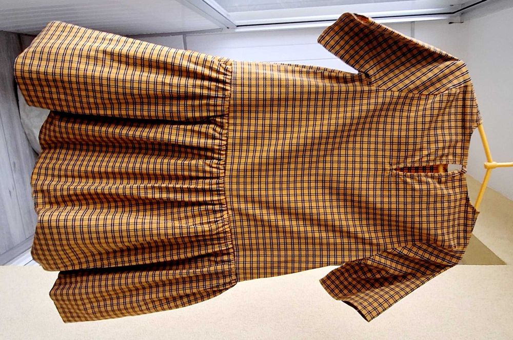 Sukienka z tafty w kratę Levi's