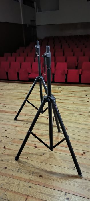 Tripés para p.a proel