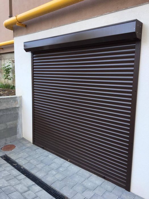 Ворота секційні гаражні