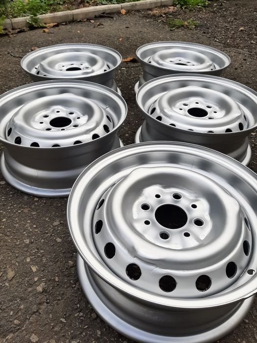 Диски ВАЗ 2103 ,2106 ,2101 С ушами под колпак .