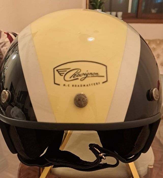 Vendo capacete Chevignon Vintage