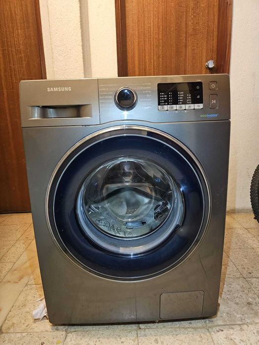 Máquina lavar roupa SAMSUNG. pouco uso, capacidade de 8kg