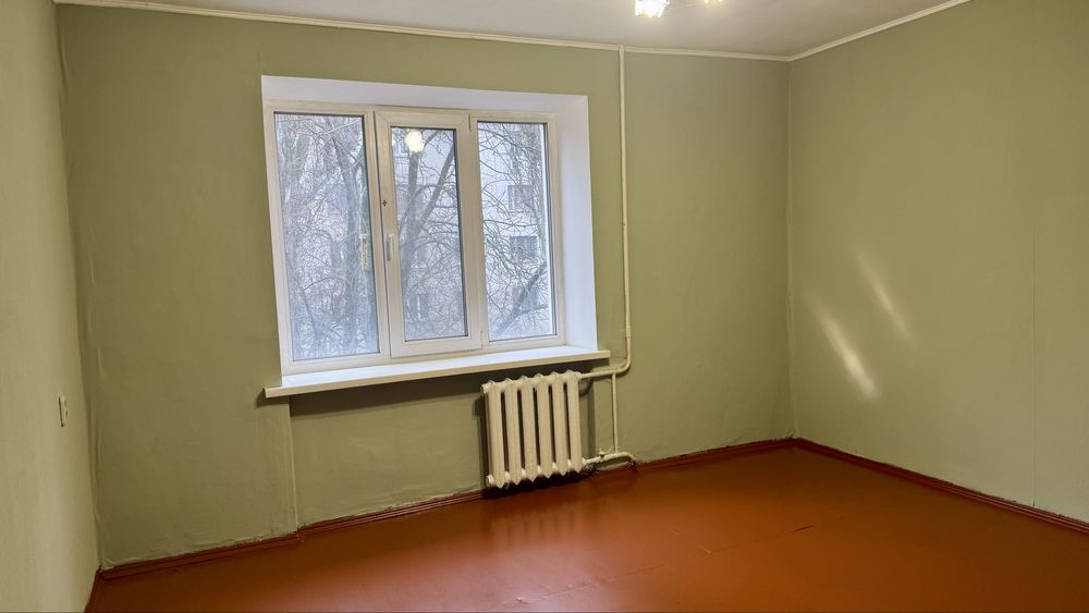 Продаеться Велика Кімната 27 м2