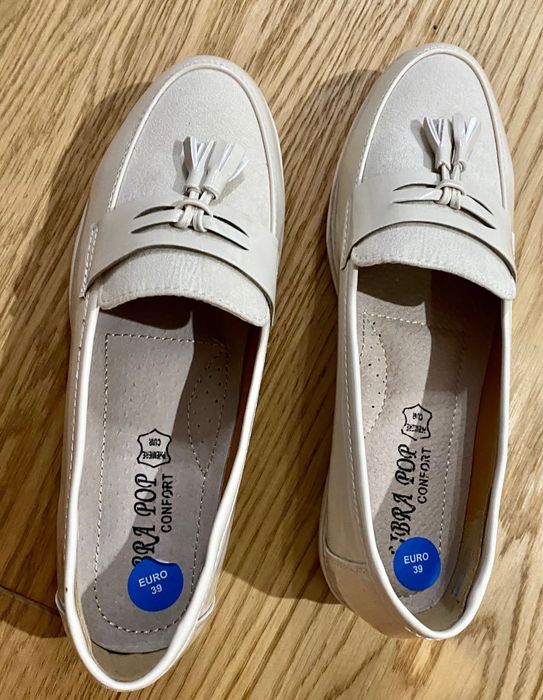 Buty mokasyny 39 kremowe,