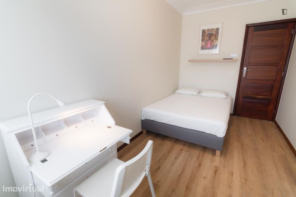 Quarto - localizado em Vila nova de gaia