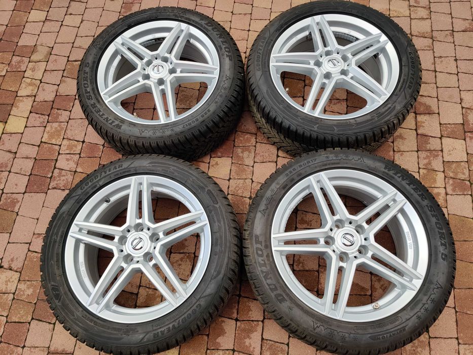 3537. Koła wielosezonowe Volvo V40 II 5x108 225/45/17 Goodyear 8.5mm