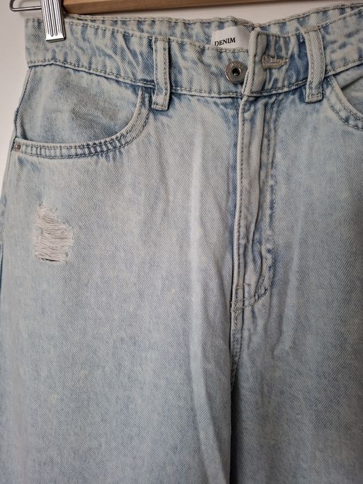 Nowe Jeansy barrel z wysokim stanem z dziurami