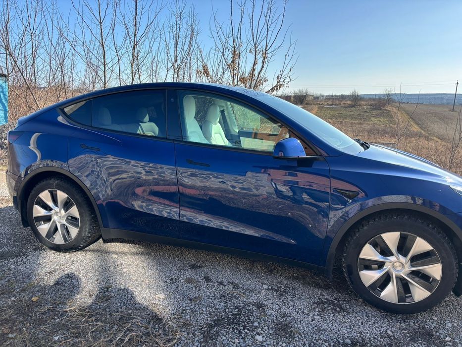 Tesla Model Y, 2021