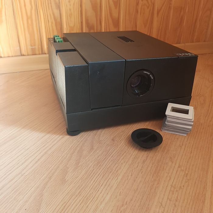 Проектор Діапроэктор ДИАНА 207