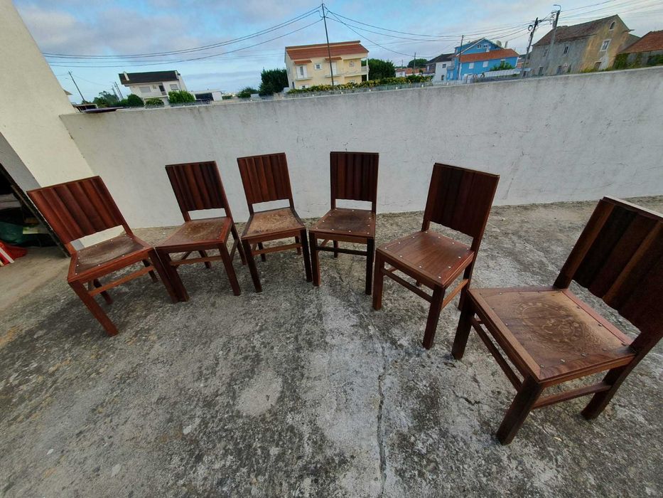 Conjunto de móveis antigos