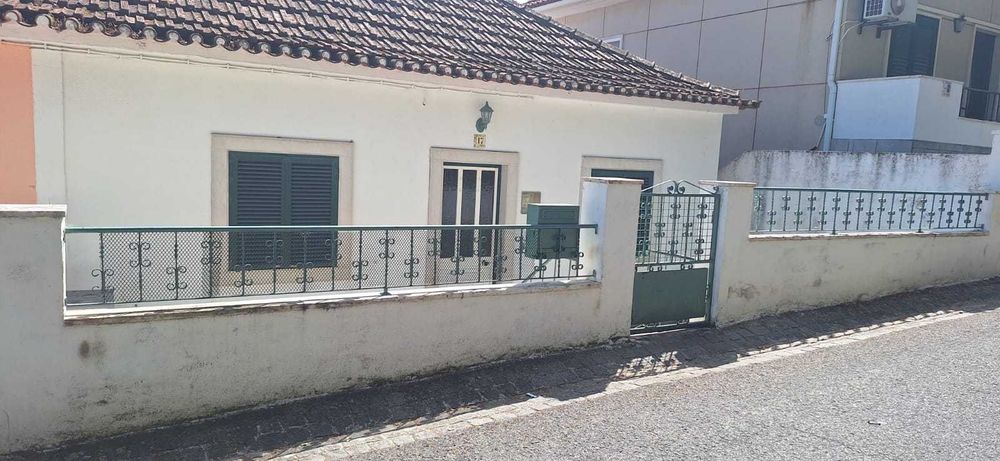 Moradia T2 em Bucelas