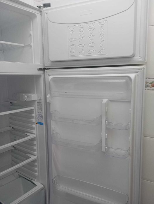 Frigorifico com congelador 415L branco  FUNCIONANDO