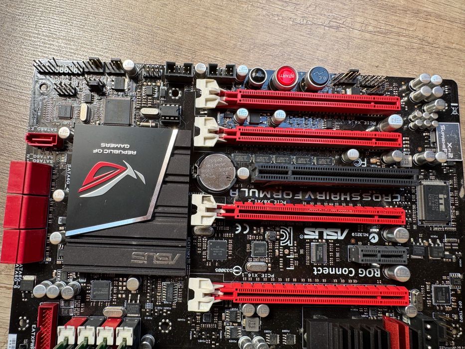 ASUS ROG Crosshair V Formula + процесор + Noctua + DDR3