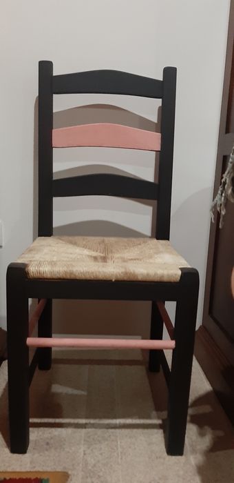 Mesa em madeira maciça e 6 cadeiras64398293347457123