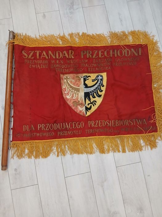 Sztandar Przechodni z okresu PRL