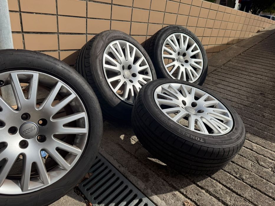 Pneus com jante 17”