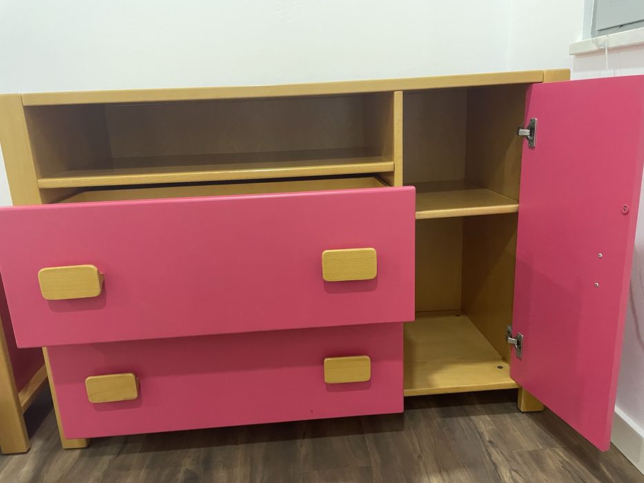 Cómoda com 2 gavetas e porta