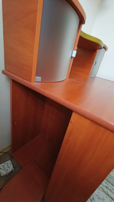 Solidne duże biurko