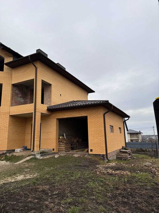 Будинок с.Байківці, 290 м2 та 7 сот ділянка.