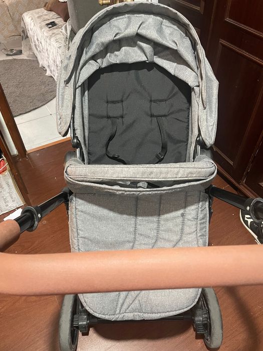 Carrinho de bebé 2 em 1 - Alcofa e carrinho de passeio