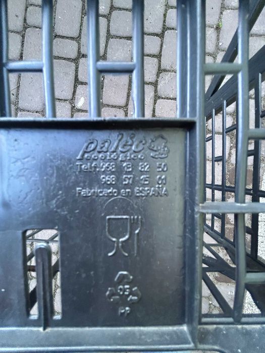 Skrzynka plastikowa na ślimaki warzywa owoce około 15-20 kg