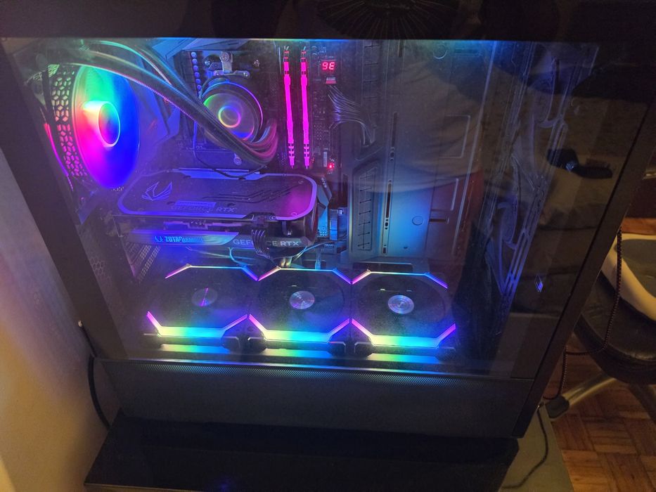 Pc gaming Ndvidia Geforce  RTX 4070 + AMD Ryzen 5700X