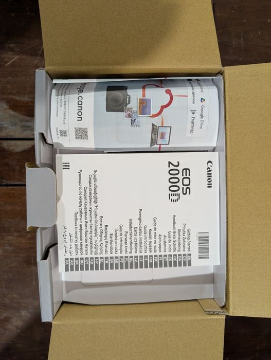 Canon EOS 2000D + 18-55mm e 75-300mm + Bolsa - Nova c/garantia