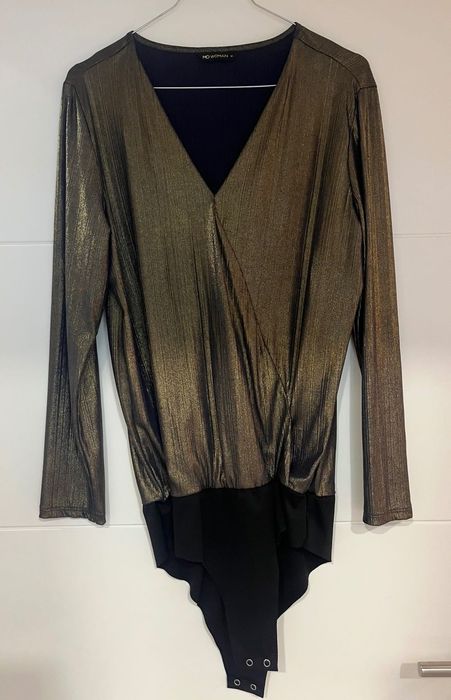 Body dourado L (ótimo estado)