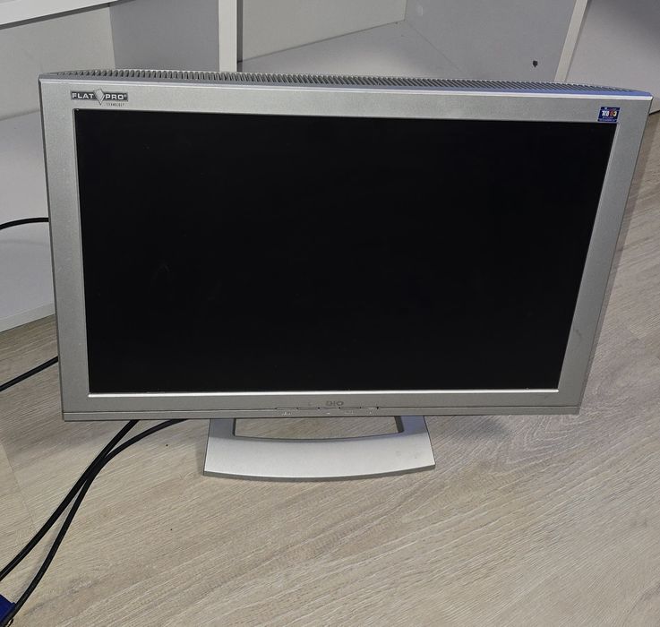 Monitor do komputera medion i głośniki
