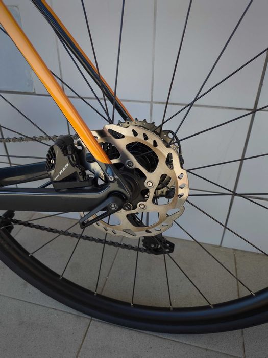Trek Domane SL 5 - Carbono - Shimano 105 - Estado Impecável