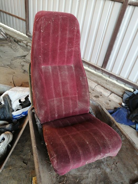 Сидіння з авто, можливо раф чи автобус