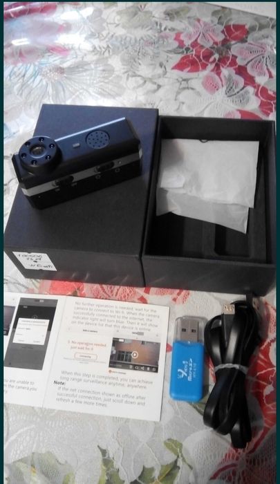 Скрытая камера, мини, видеорегистр. Кто умеет сам установить!