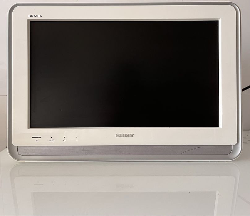 Sony Bravia TV 19” KDL-19S5700