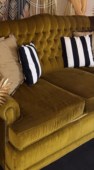 Sofá-Cama Vintage em Veludo Mostarda – Excelente Estado!