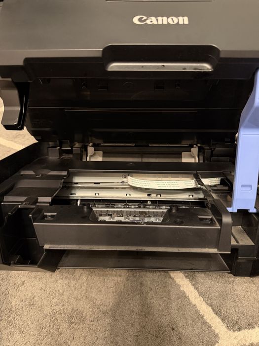 Принтер Canon ..