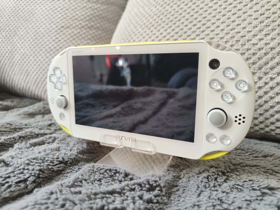 PlayStation  Vita Lime Green PCH-2000