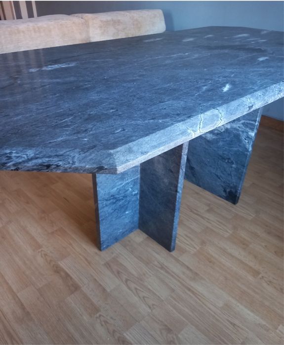 Mesa de mármore Cinzento