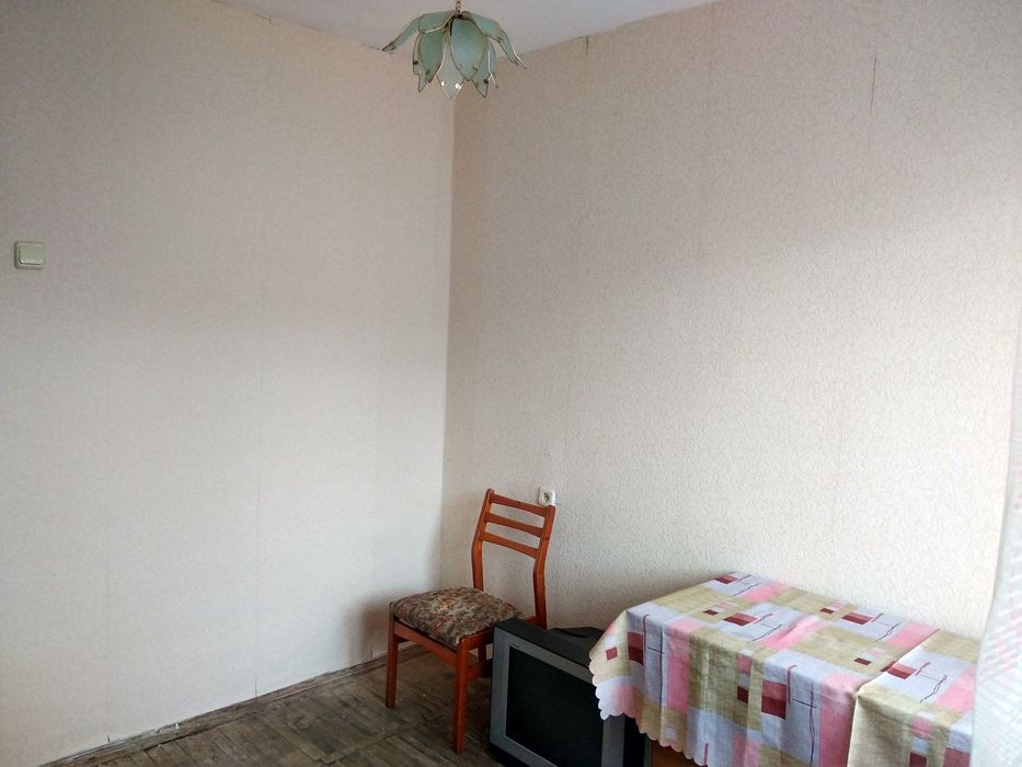 Продам дві кімнати в центрі Бучі