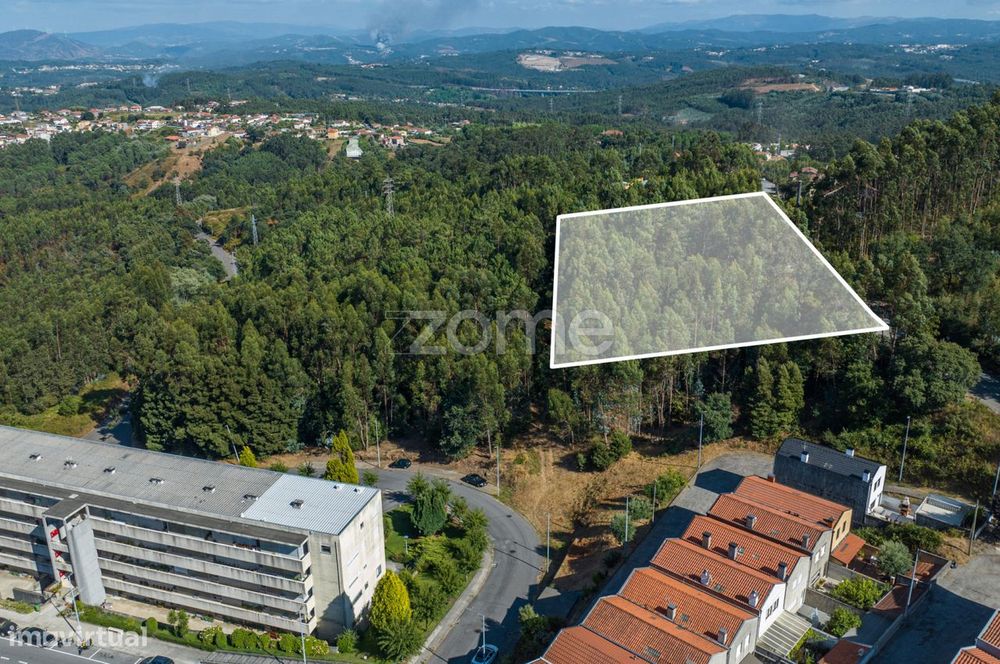 Terreno Urbanizável com 2.900 m² em Crestuma – Vila Nova de Gaia