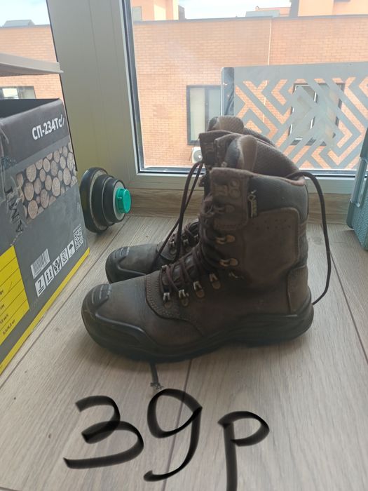 продам берци демісезонні та  літні