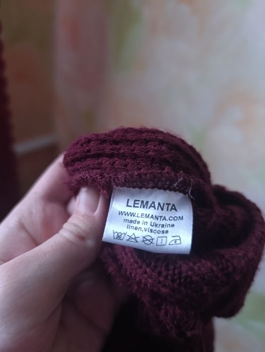 Тепла укорочена кофта на гудзиках