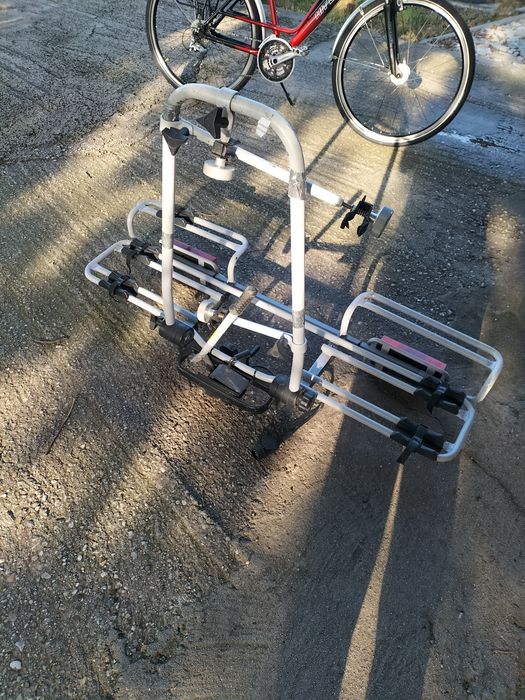 Bagażnik na hak holowniczy na 3 rowery