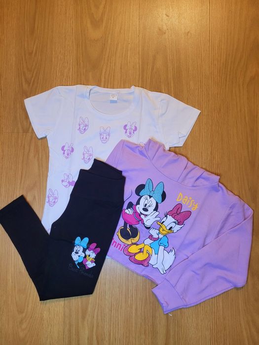 Varios conjuntos de fatos de treino