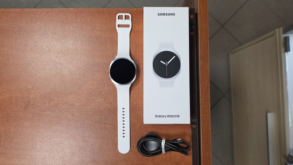 Samsung Galaxy Watch 8 44mm LTE srebrny, stan bdb, gwarancja
