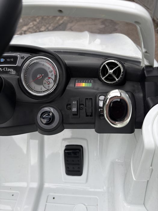 Дитячий Електромобіль Mersedes GLA