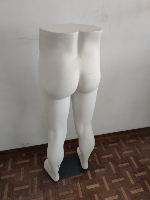 Manequim pernas de homem com base