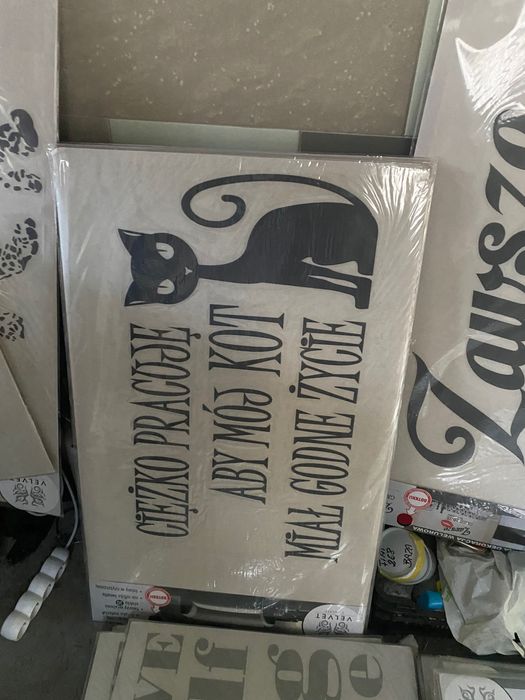 Welurowe, samoprzylepne naklejki scienne