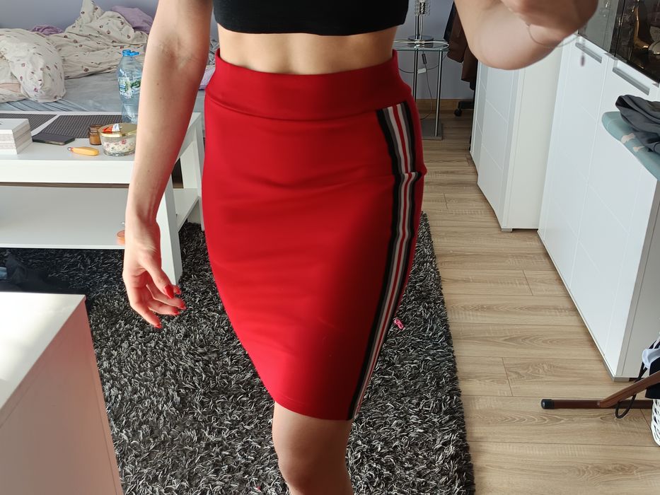 czerwona spódnica z wysokim stanem z paskiem Reserved nowa M wiskoza