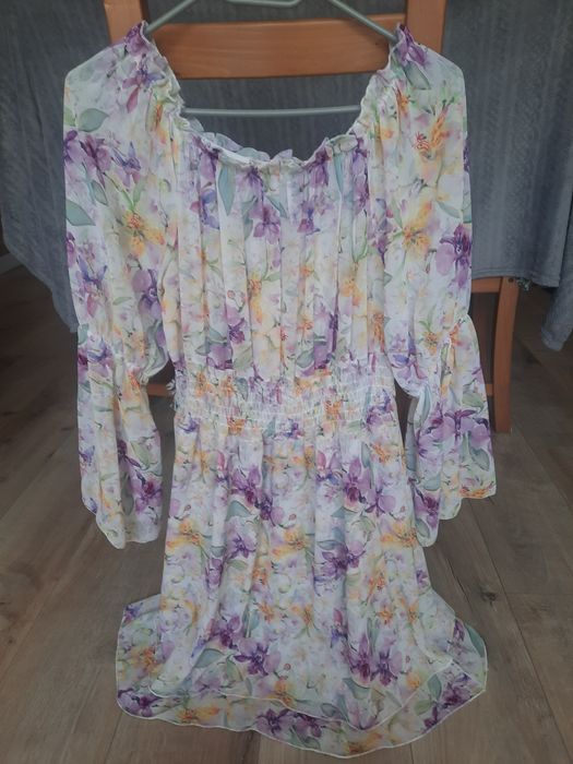 Sukienka w kwiaty M